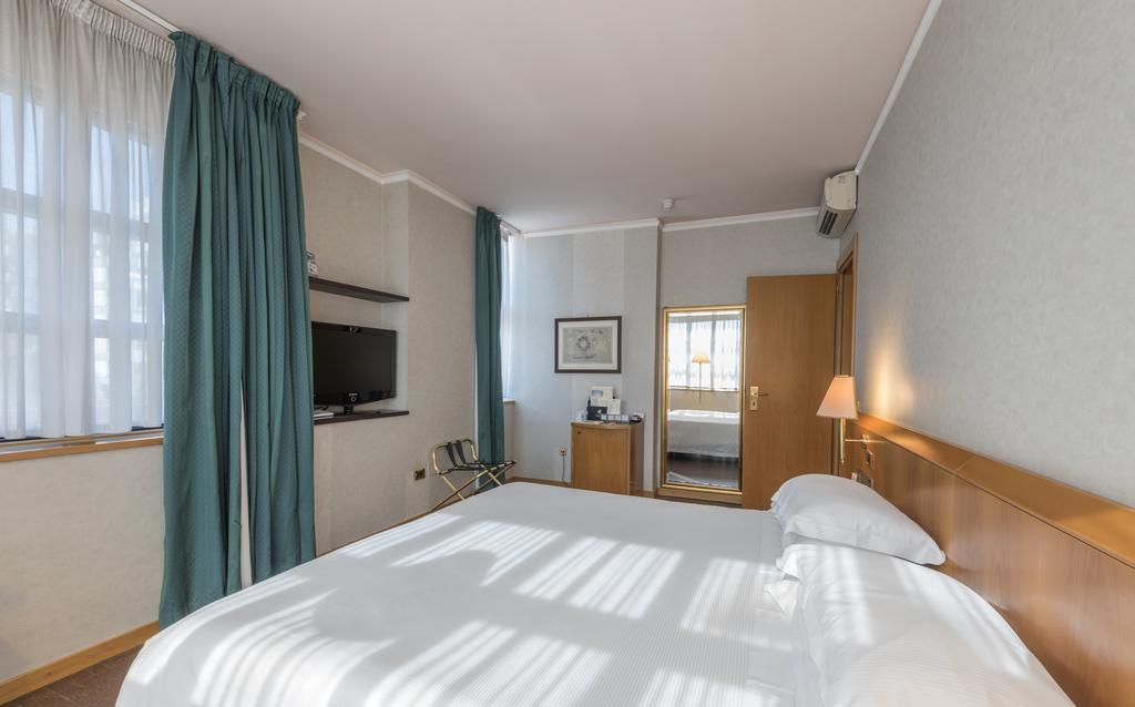 Caesar'S Hotel Cagliari Extérieur photo